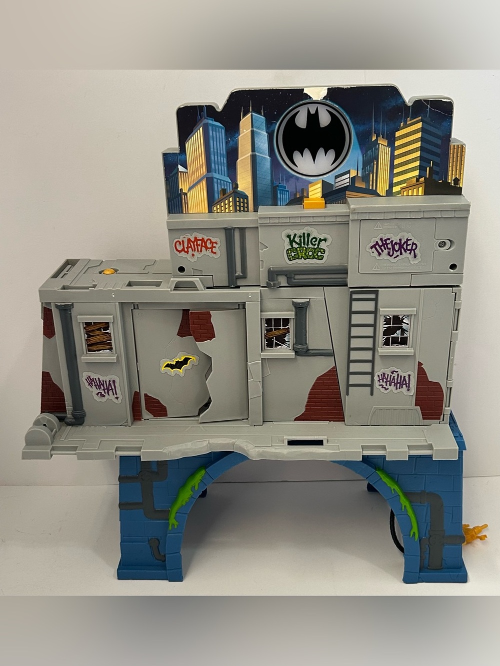 DC Comics Batman 3-in-1 Batcave Playset